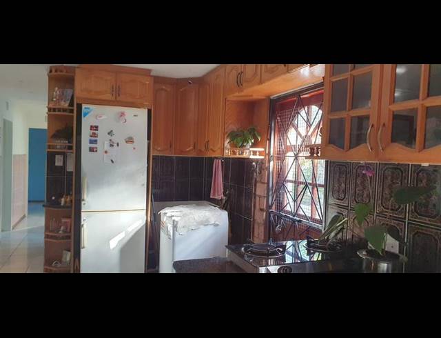 3 BEDROOM HOUSE FOR SALE IN CRAIGIEBURN